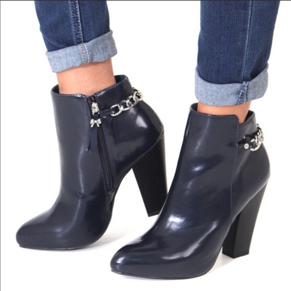 Betsey Johnson Heeled Black Booties With Chain